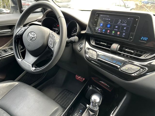 TOYOTA豐田 C-HR  第6張相片