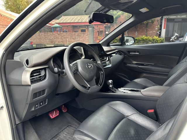 TOYOTA豐田 C-HR  第10張相片