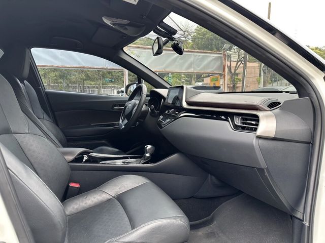 TOYOTA豐田 C-HR  第11張相片