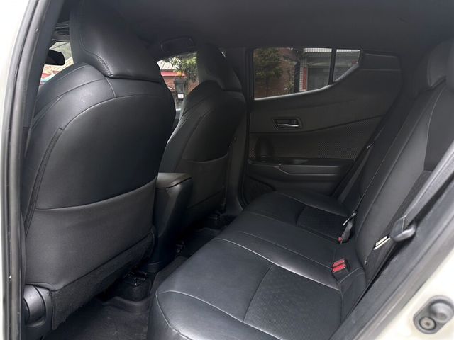 TOYOTA豐田 C-HR  第13張相片