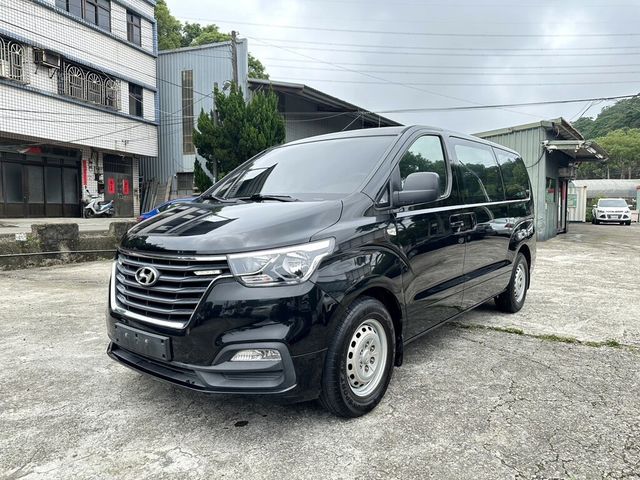 HYUNDAI現代 STAREX  第1張相片
