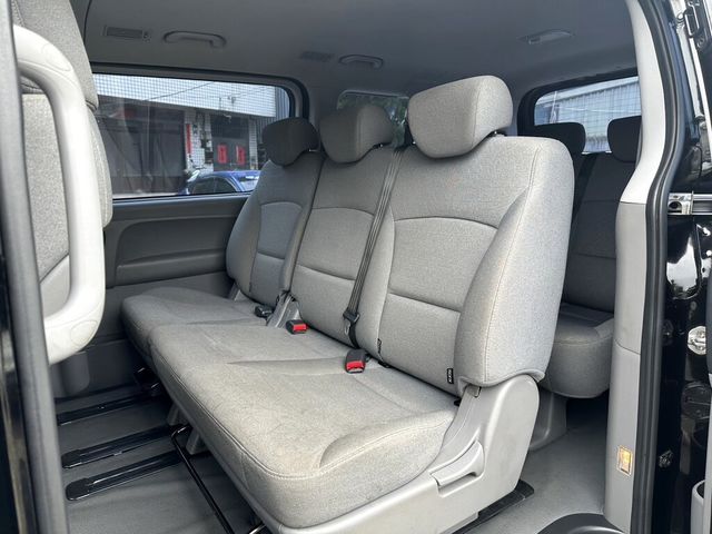 HYUNDAI現代 STAREX  第11張相片
