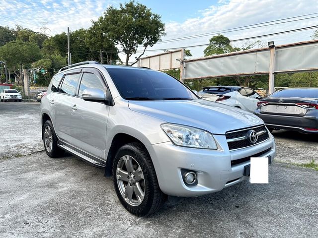 TOYOTA豐田 RAV4  第2張相片