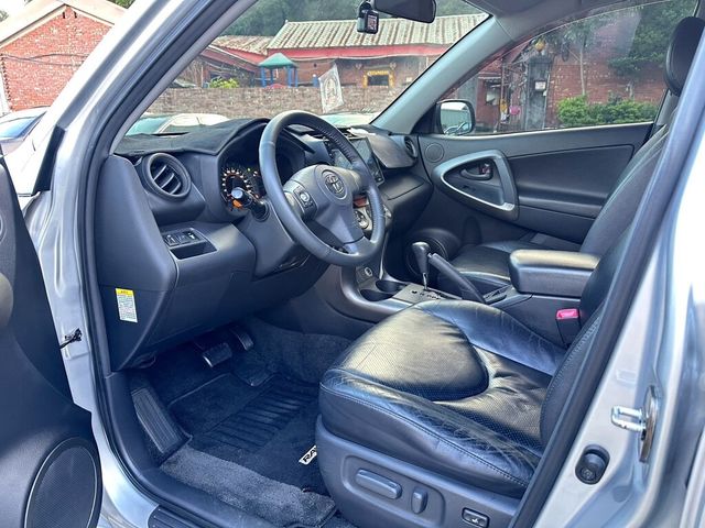 TOYOTA豐田 RAV4  第11張相片