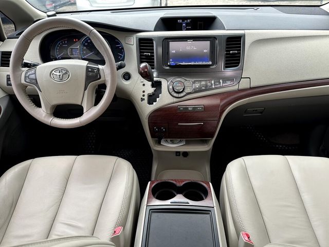 TOYOTA豐田 SIENNA  第6張相片