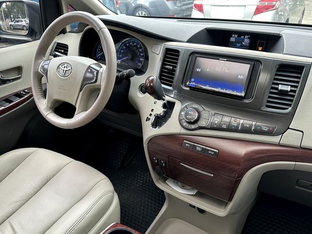 TOYOTA豐田 SIENNA  第7張相片
