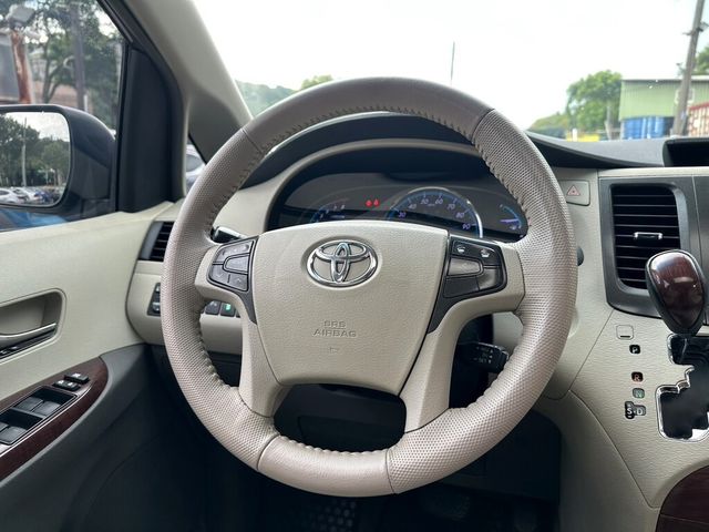 TOYOTA豐田 SIENNA  第8張相片