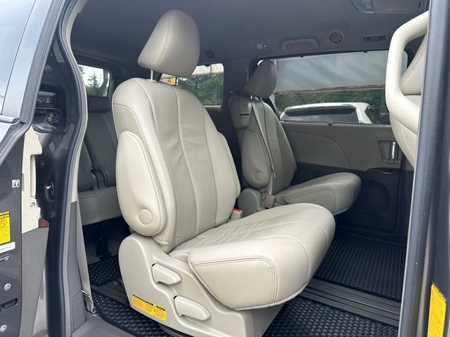 TOYOTA豐田 SIENNA  第15張相片