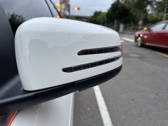 M-BENZ賓士 C300  第6張相片