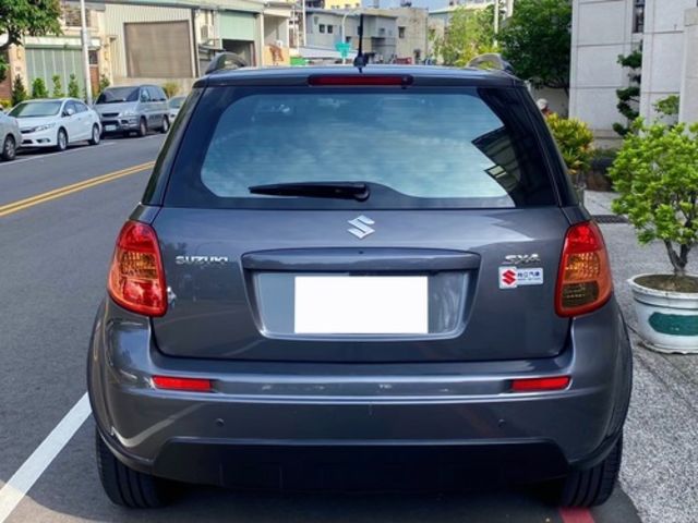 SUZUKI鈴木 SX4  第2張相片