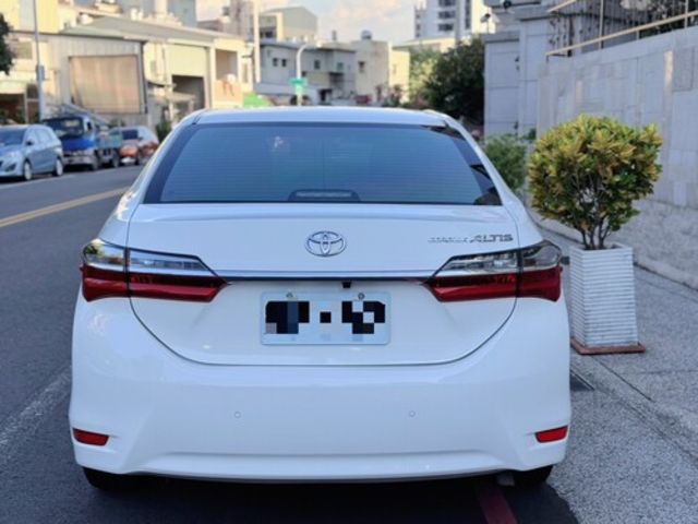 TOYOTA豐田 ALTIS  第2張相片