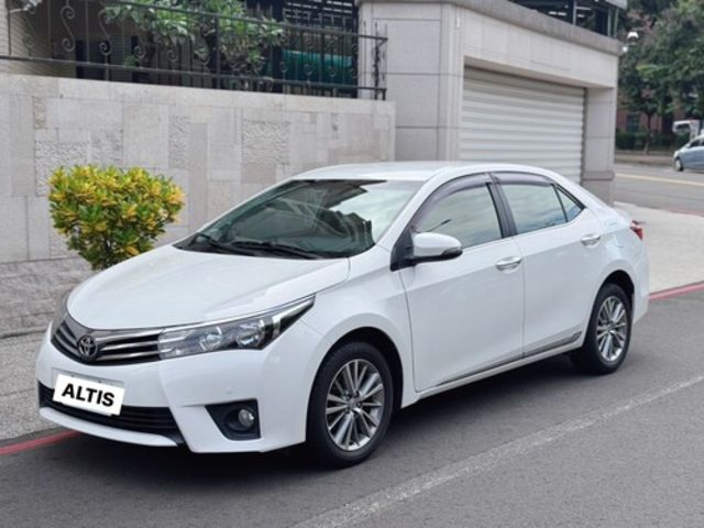 TOYOTA豐田 ALTIS  第1張相片