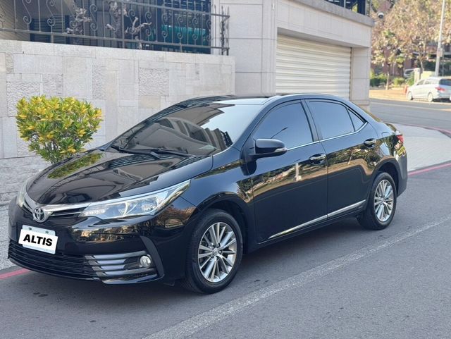TOYOTA豐田 ALTIS  第1張相片