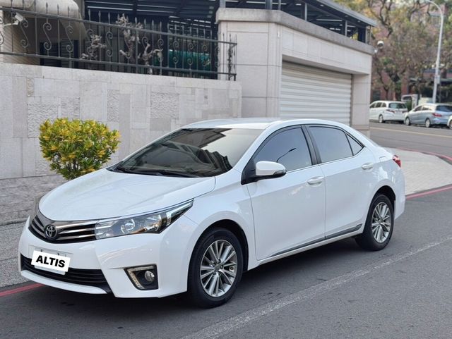 TOYOTA豐田 ALTIS  第1張相片