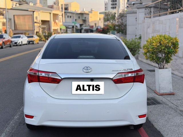 TOYOTA豐田 ALTIS  第7張相片