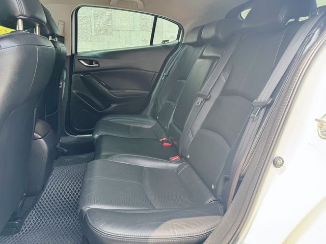MAZDA馬自達 MAZDA 3  第7張相片