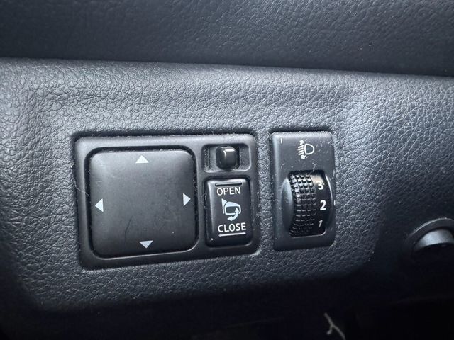 NISSAN日產 LIVINA  第11張相片