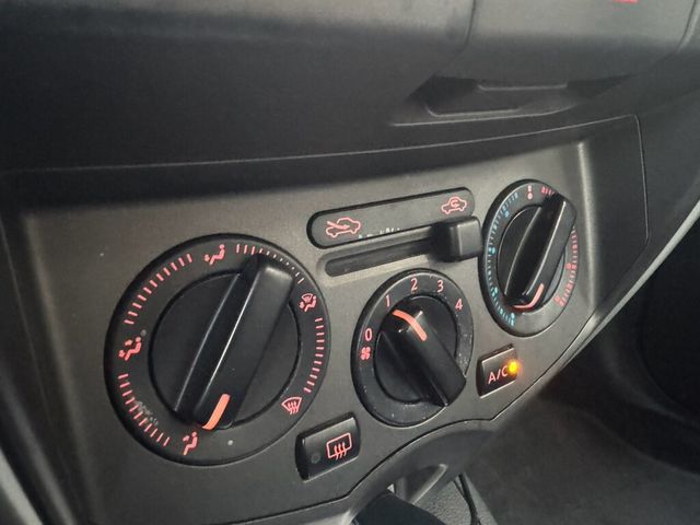 NISSAN日產 LIVINA  第12張相片