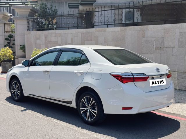 TOYOTA豐田 ALTIS  第2張相片