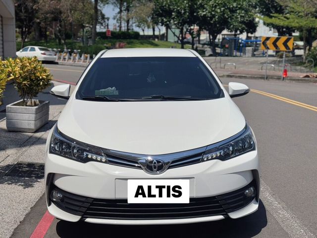 TOYOTA豐田 ALTIS  第3張相片