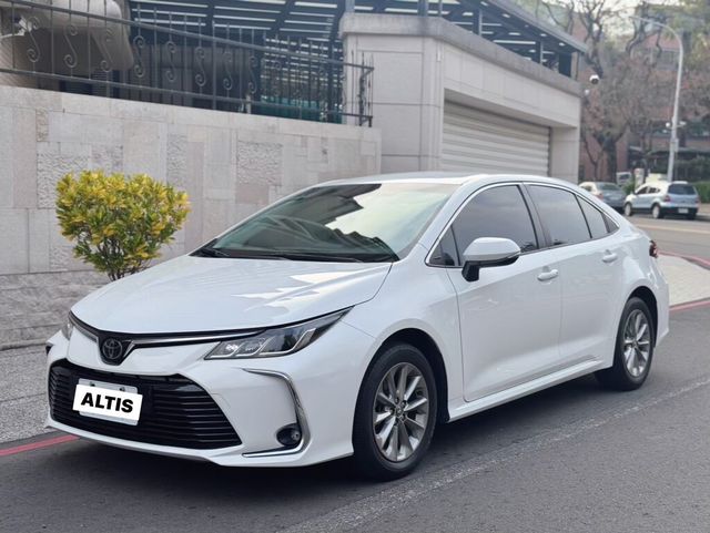 TOYOTA豐田 ALTIS  第1張相片