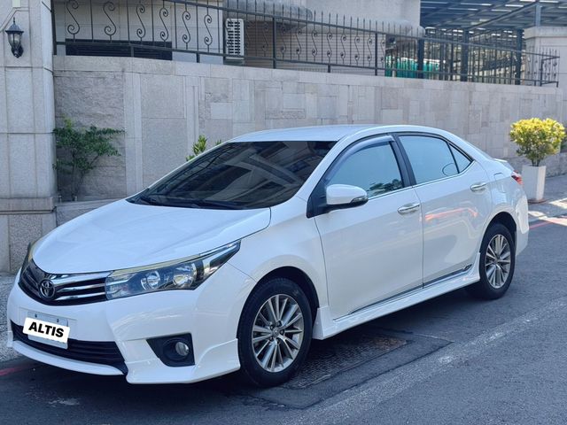 TOYOTA豐田 ALTIS  第1張相片