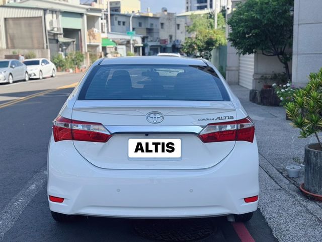TOYOTA豐田 ALTIS  第4張相片