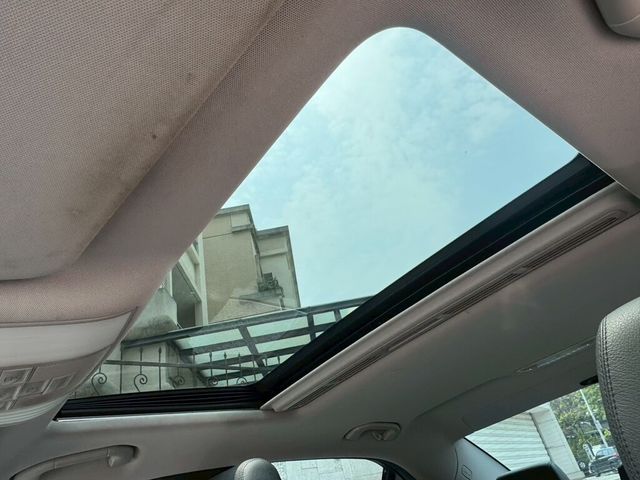 M-BENZ賓士 E250  第8張相片