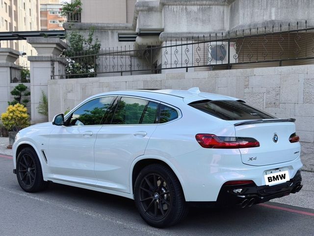 BMW寶馬 X4 XDRIVE30I  第2張相片