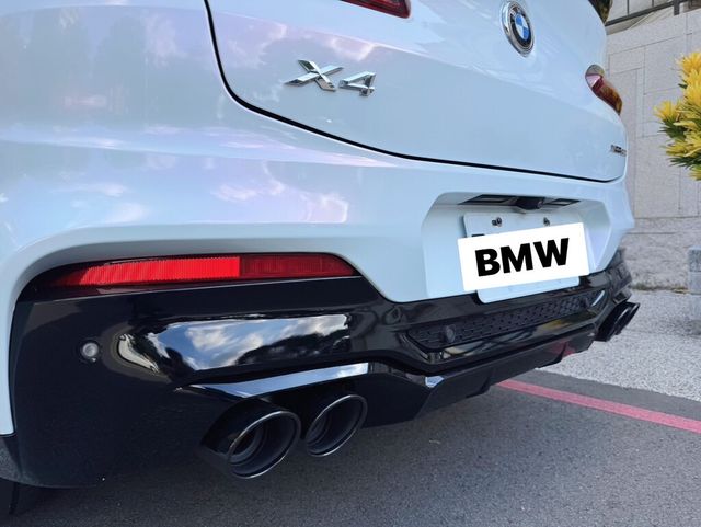 BMW寶馬 X4 XDRIVE30I  第7張相片