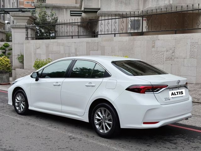 TOYOTA豐田 ALTIS  第2張相片