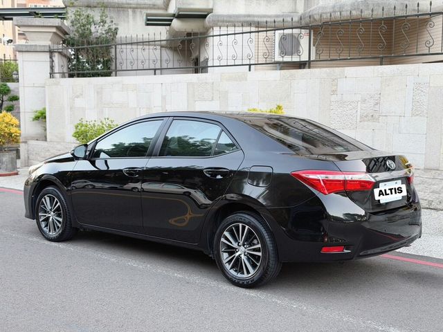 TOYOTA豐田 ALTIS  第2張相片