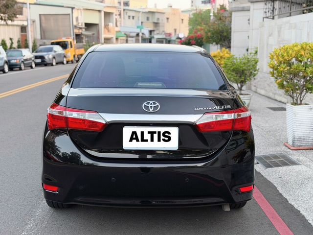 TOYOTA豐田 ALTIS  第4張相片