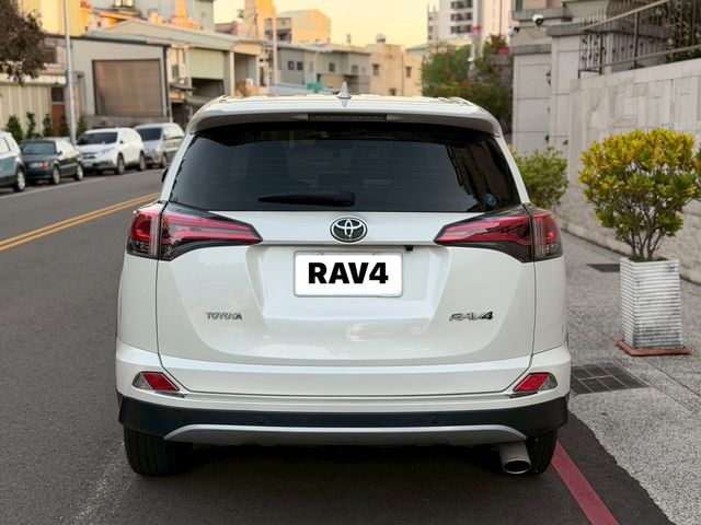 TOYOTA豐田 RAV4  第4張相片