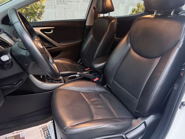 HYUNDAI現代 ELANTRA  第6張相片
