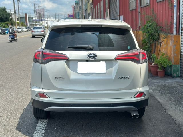 TOYOTA豐田 YARIS  第3張相片