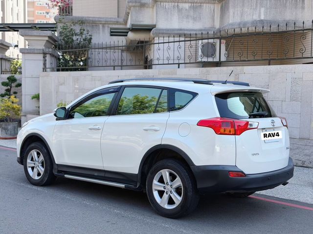 TOYOTA豐田 RAV4  第2張相片