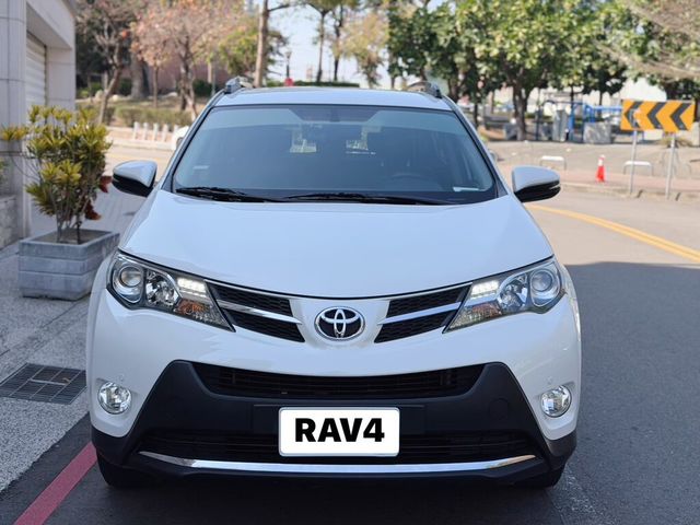 TOYOTA豐田 RAV4  第3張相片
