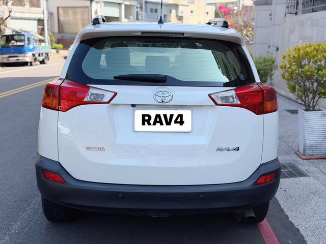 TOYOTA豐田 RAV4  第4張相片