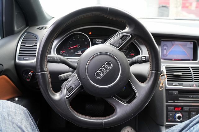 全新4條輪胎，搭載3.0L V6渦輪引擎與四驅系統，提供強勁動力和穩定操控，豪華內裝以高品質材料打造。  第10張相片