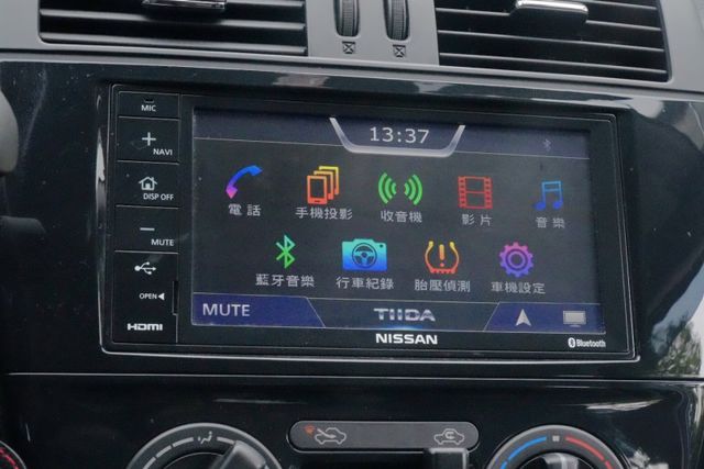 車況極佳，內裝乾淨舒適，搭載節能省油引擎與先進安全配備，駕駛輕鬆穩定，低里程數，空間寬敞。  第16張相片