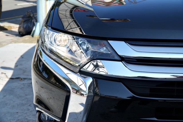 一手車，跑七萬多公里，車況優，內裝舒適、空間寬敞，搭載節能引擎與穩定操控。  第5張相片