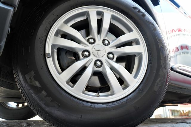 一手車，跑七萬多公里，車況優，內裝舒適、空間寬敞，搭載節能引擎與穩定操控。  第7張相片
