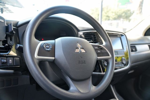 一手車，跑七萬多公里，車況優，內裝舒適、空間寬敞，搭載節能引擎與穩定操控。  第14張相片