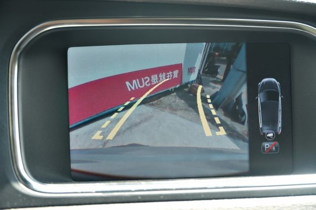 擁有全景天窗ISOFIX電動座椅恆溫空調倒車顯影等配備，優質車況，經典型車款。  第17張相片