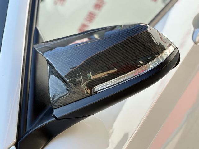 小改款118i精品改!原鈑件氣氛佳!M版空力套件/牛角後視鏡/雙出排氣/M版方向盤/18吋鍛造鋁圈/哈曼卡頓音響/安卓機  第8張相片