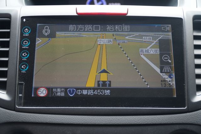 一手車老闆坐駕!［4WD］S版最頂級版本!快撥/導航/倒顯/天窗/電動椅/恆溫  第18張相片