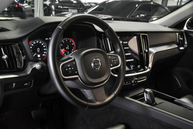 VOLVO富豪 V60  第4張相片