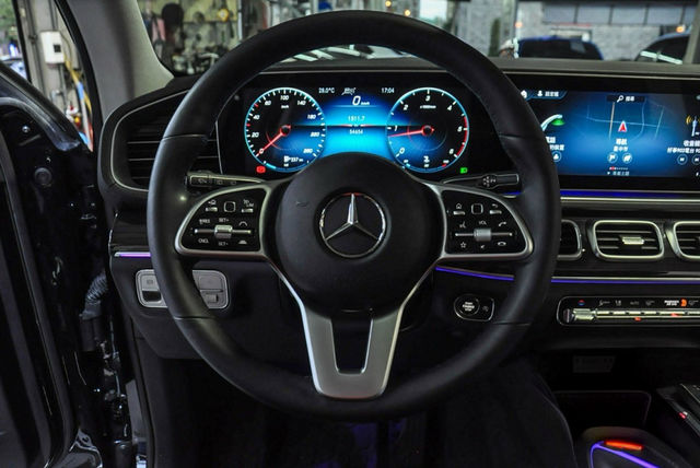 M-BENZ賓士 GLS 350D  第6張相片