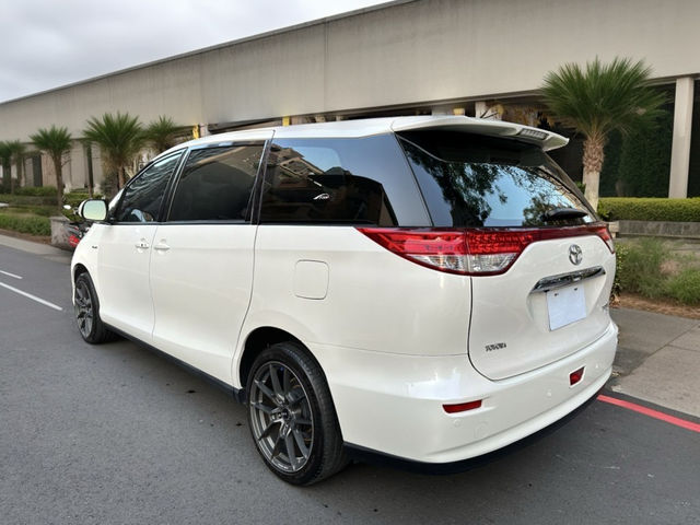 TOYOTA豐田 PREVIA  第2張相片